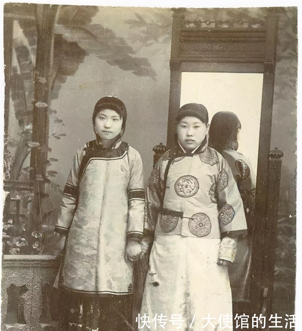 心疼|光绪年间老照片：小孩饿死街头，女子“三寸金莲”看着心疼