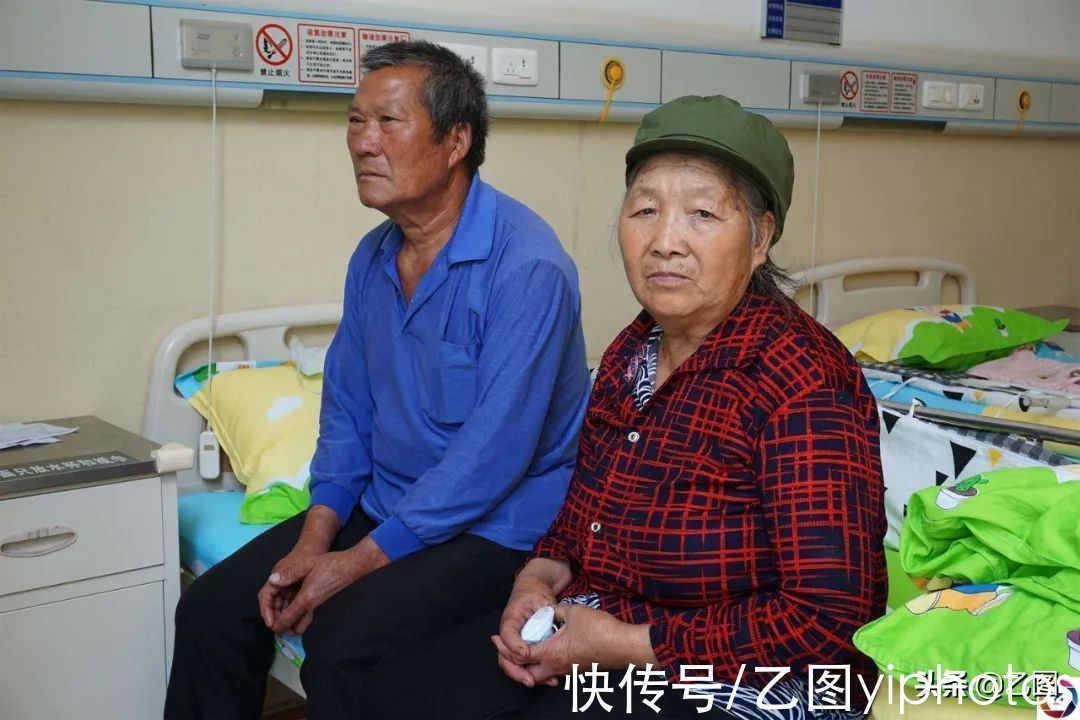 奶奶|家里盖房子,奶奶刚一转身2岁孙子从台阶上滚落,孩子一辈子毁了