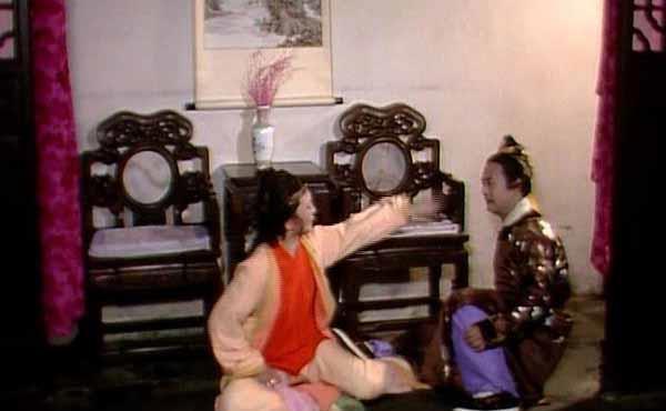 薛蟠|薛蟠为什么怕夏金桂?他为什么不敢打夏金桂?