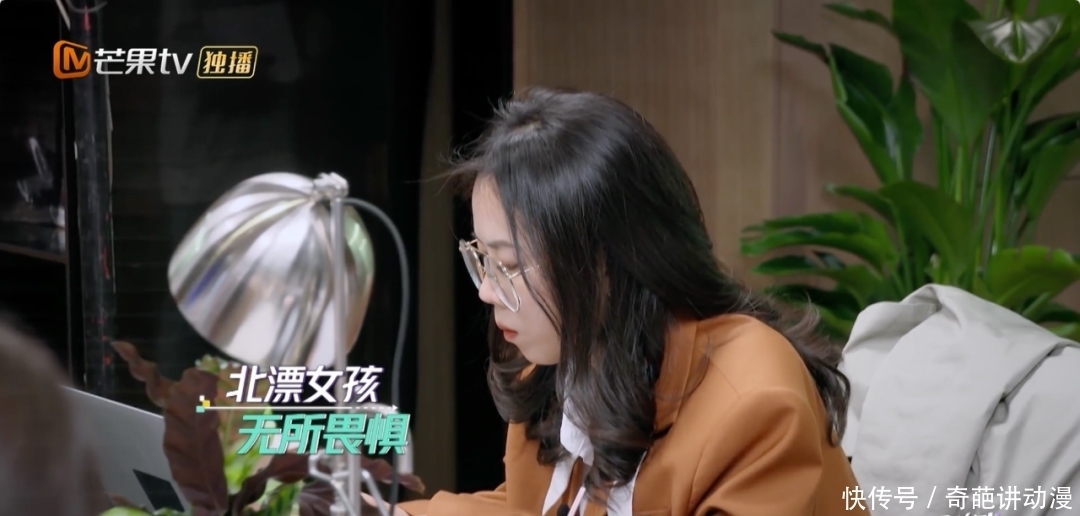 她俩吵起来了，我竟然觉得好过瘾！