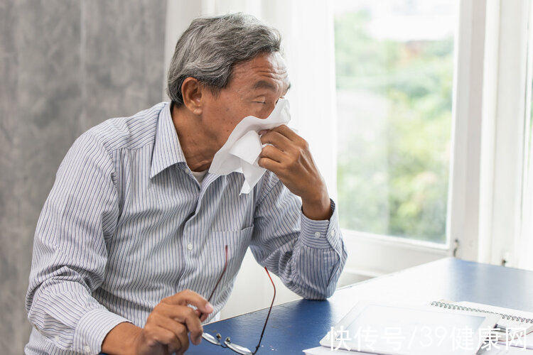 老年人|为何越来越多老人染上艾滋病？2位年过60岁的老人，公开讲述经历