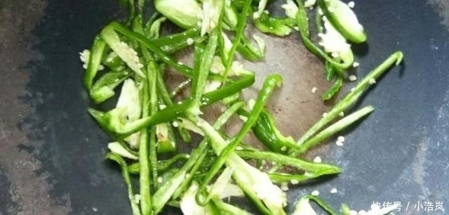 爆炒|这菜是个宝，看见再贵也要买，吃一次等于给肠胃洗个澡！