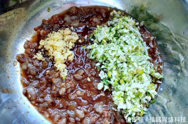 吃饺子,啥馅也不如它好吃,鲜香多汁胃舒服,可惜很多人不知道