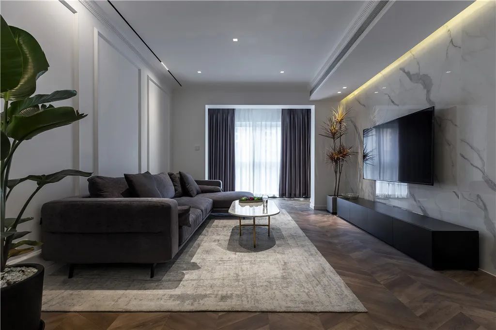 空间|130㎡现代简雅,极简无主灯的空间,简欧线条装饰,独特高级