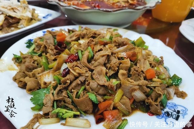 晒500一桌的农村宴席，网友这太实惠了，在城里至少1千！