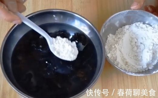 泡软|泡木耳，光用清水还不对！大厨教你一招，5分钟泡发，又软又大