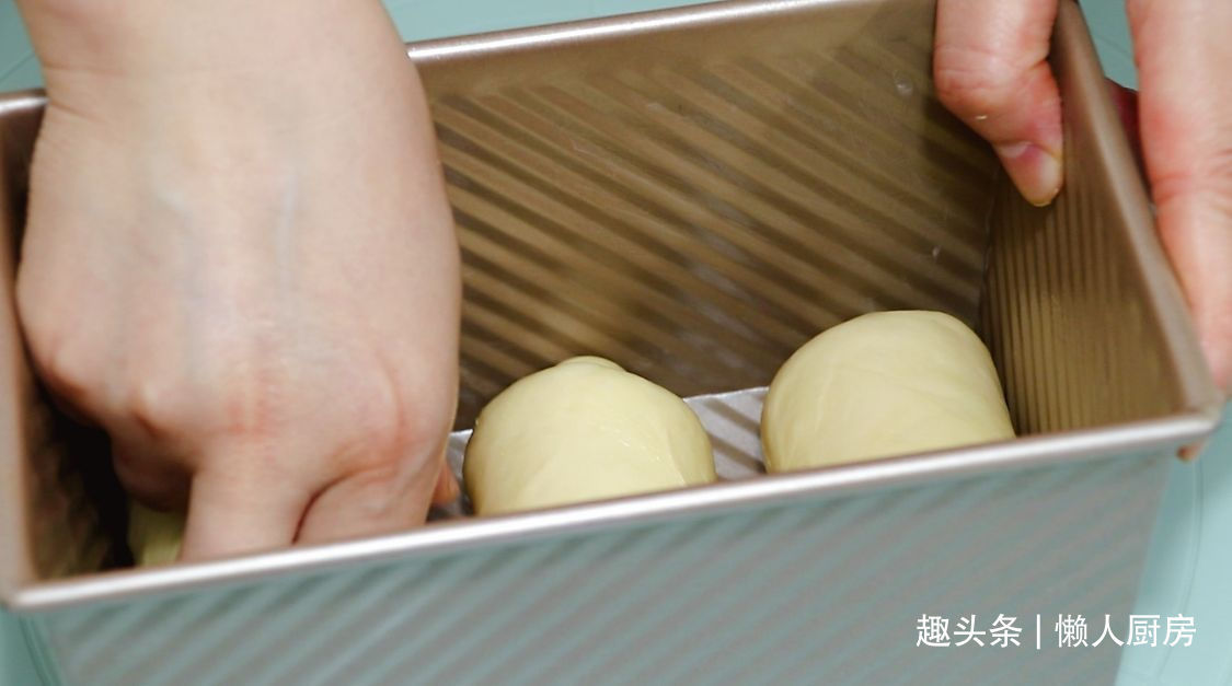 20元四片吐司，比吃一个猪肉包子还贵，不如自己做，还能拉丝