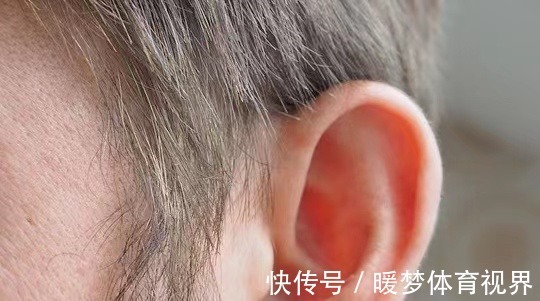 毛发|老中医推荐：最有效的白发转黑方，仅2味药材泡水喝，补虚又乌发