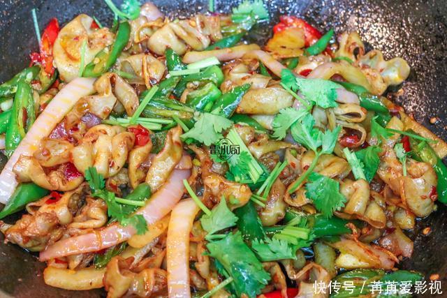 猪身上最好吃的部位当属它了，一上桌就被抢着吃，味道100个赞！