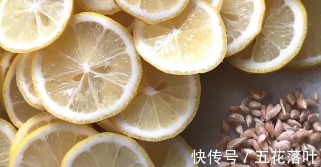 家人|每到秋季,都会熬柠檬膏给家人饮用,滋润入肺好喝,熬一锅吃一季!