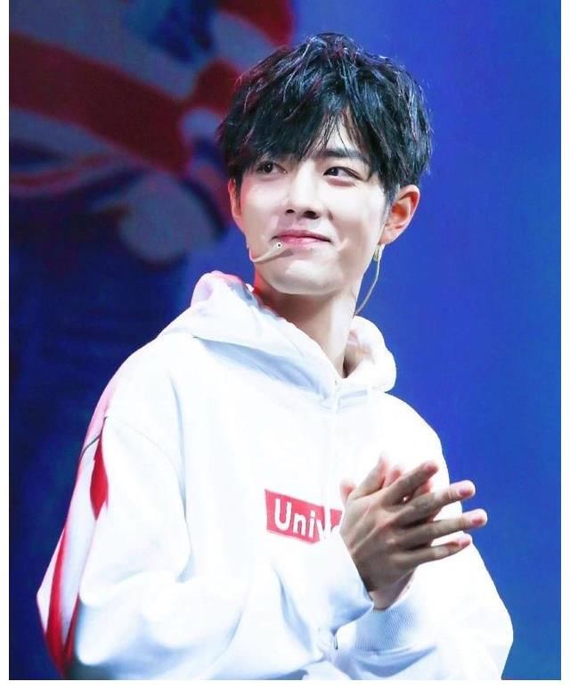 “鹅厂”分享肖战彩排花絮,还期待肖战“五号”的故事,很想见到