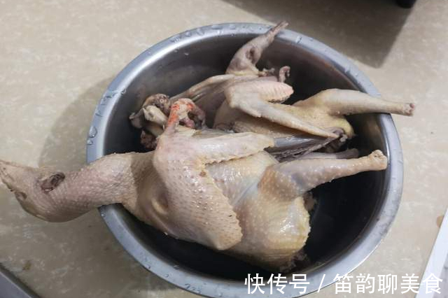 焯水|炖鸽子汤,要不要焯水老师傅教你做法,汤鲜味美,营养不流失