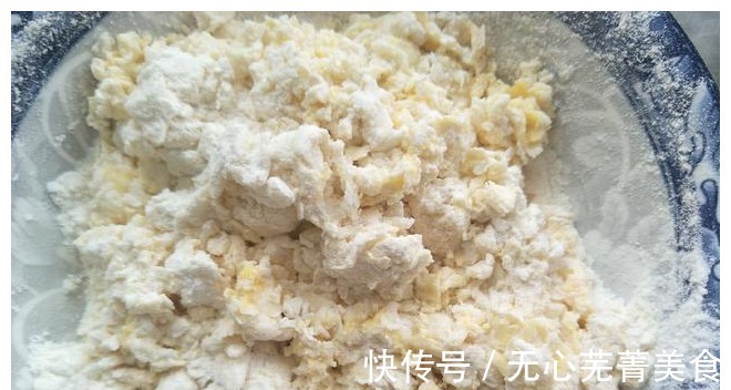 炸油条|想吃油条不用买,在家10分钟就炸好,香酥蓬松,做法配方教给你!