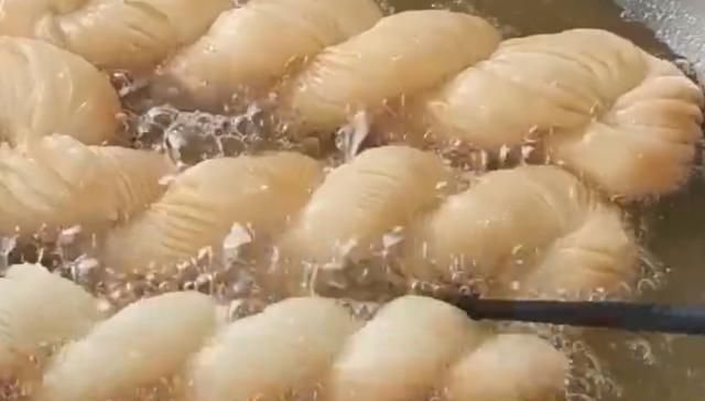 美食|独家秘制千层麻花,口感酥脆内里松软,实在是太好吃了