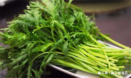 白刺果|人到中年,推荐4种食物,排除毒素,改善便秘,预防子宫早衰