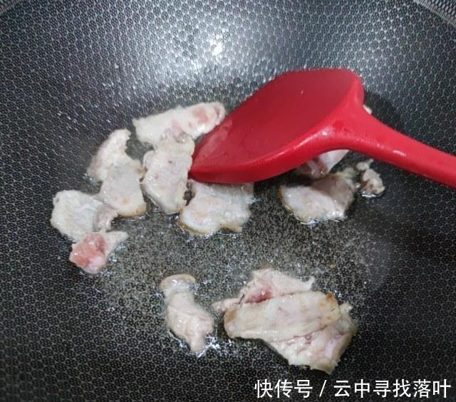  家常|猪肉白菜炖粉条，冬季家常炖菜，全家都爱吃