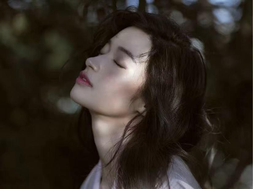 身材|身材长相都一般的女生,有这3个特征,就是别人眼里的第一眼美女