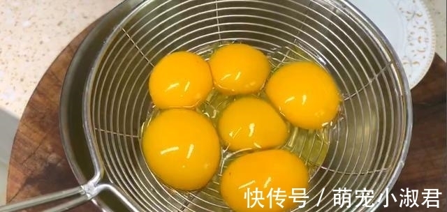 蛋糕液|6个鸡蛋，一碗面粉，教你做蛋糕，不用烤箱也能做，比买的还好吃