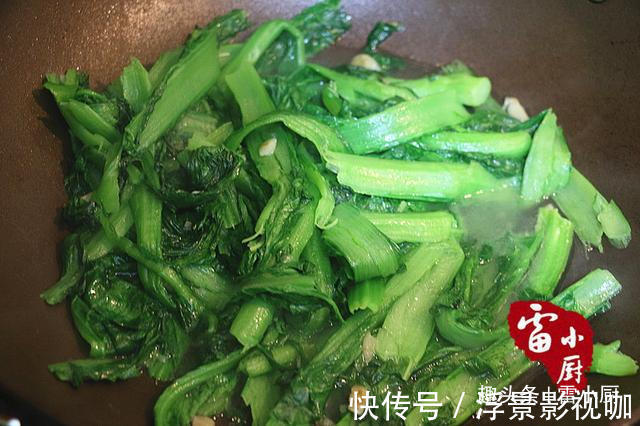 胆固醇|这菜炒一盘还不到两块钱,竟能防止便秘,降胆固醇,快吃!