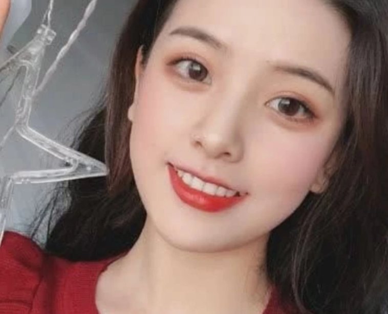 嘟嘟唇|“笑起来好看”的女生,嘴唇会有“3特征”,中一个“脱单”易如反掌