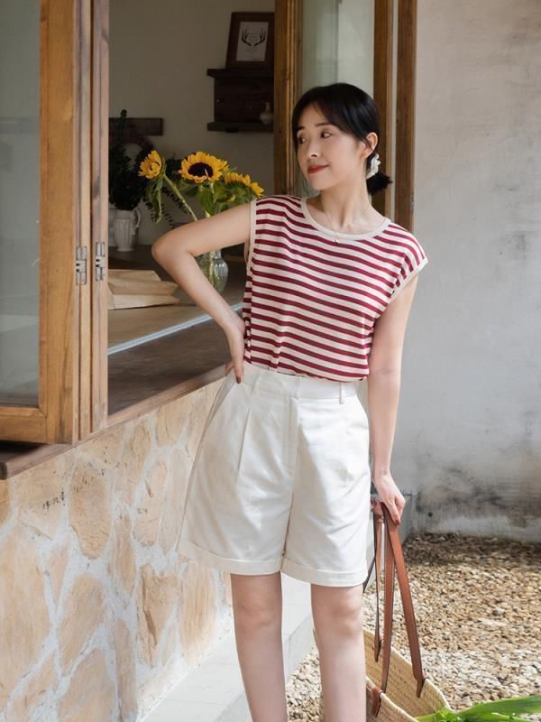 搭配|30岁到40岁怎么穿才减龄洋气？条纹衫搭配牛仔裤简约大气，超好看