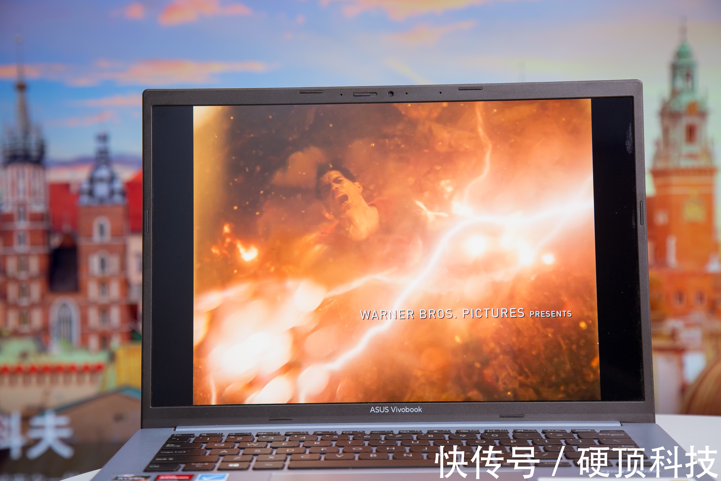 pro14|OLED成未来笔记本圈的主旋律！苹果MacBook也要换上OLED