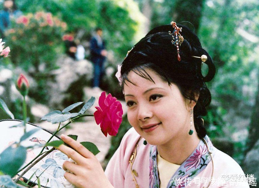 贾宝玉$薛宝钗表面温柔,实则阴险,目的不是为了嫁给贾宝玉,为了什么