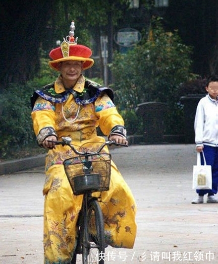 |搞笑gif段子:看见美女就会情不自禁吗