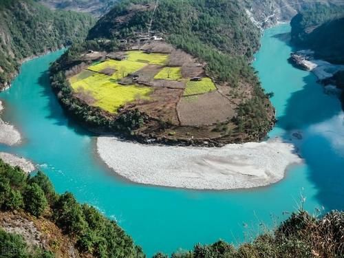 老年|春节云南自驾线路怎么选？这条冷门线不能忽略，别有一番体验