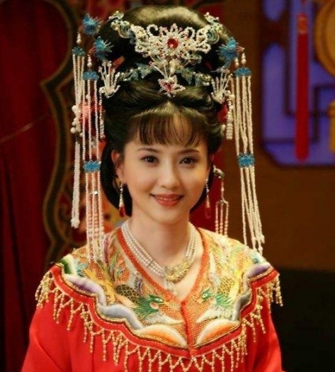 林家|红楼梦林黛玉薛宝钗和贾宝玉,论实力和地位谁相对好一些?