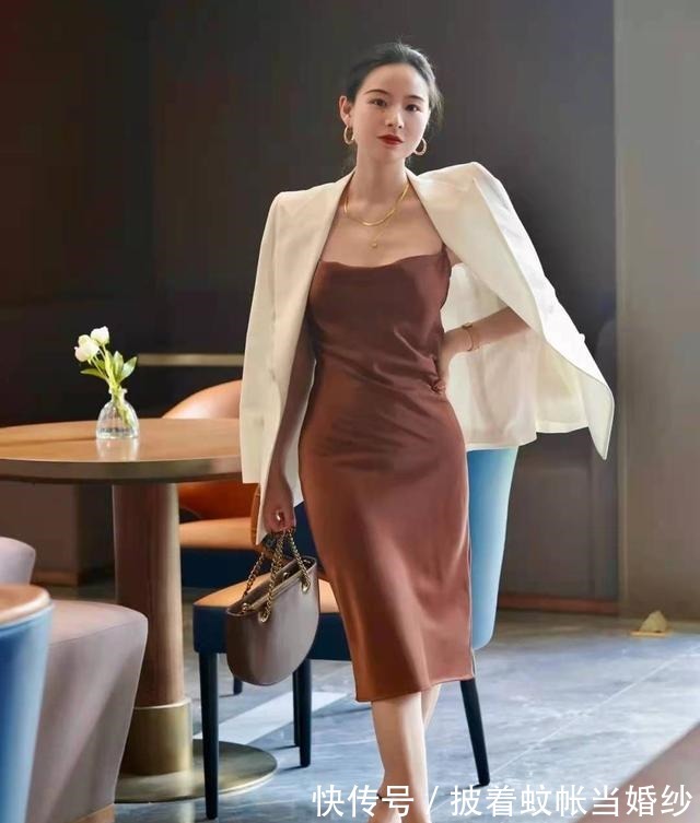简约 职场女人如何穿的高级又显气质这五套搭配送你，每天穿得不重样！