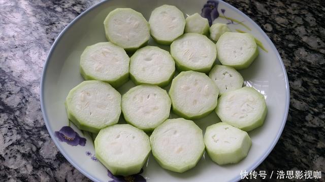  鱼肉这样做味道更香，做法简单又营养，我家经常吃的一道家常菜