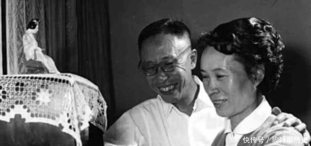 重游|晚年溥仪重游故宫,对着龙椅说了这样一句话,让世人都为之感慨!