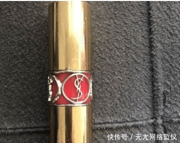 耳环 YSL女孩必备新技能，“口红管”秒变“耳环”，谁戴谁大牌