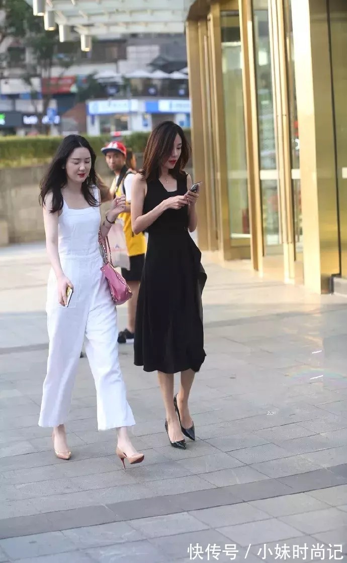 贝雷帽|裙子遇上高跟鞋,让你的时尚绽放出时尚的魅力