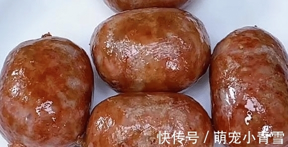 肉肠|入秋后，嘴馋别忘做这个，一烫一晒，锅中再一煎，切片摆盘就能吃