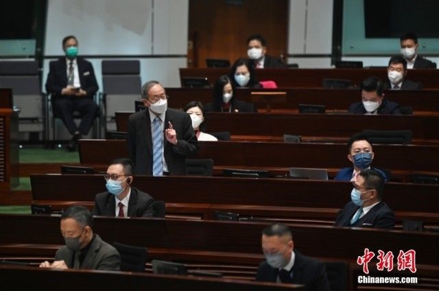 香港|香港特区第七届立法会举行会议