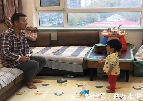 小棉袄|“最卑微的爸爸”火了,和女儿顶嘴反被威胁,网友:小棉袄漏风了