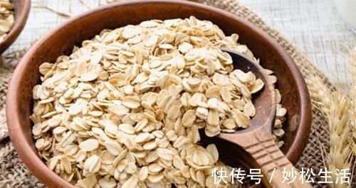 老人吃燕麦,强身防病抗癌,但吃燕麦要注意“3点”,吃对才长寿