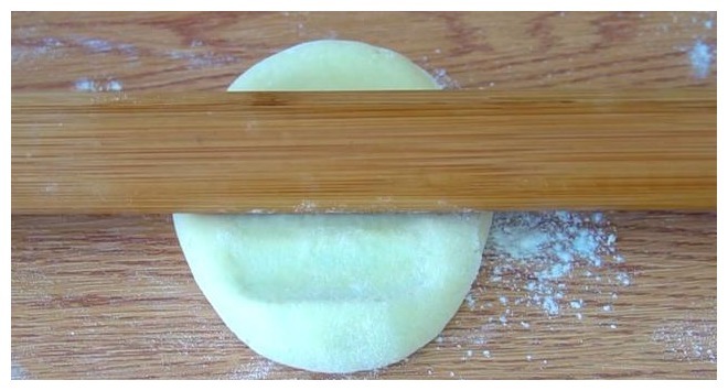 这种早餐饼，层层酥脆直掉渣，做法还简单，外面早餐店根本吃不到