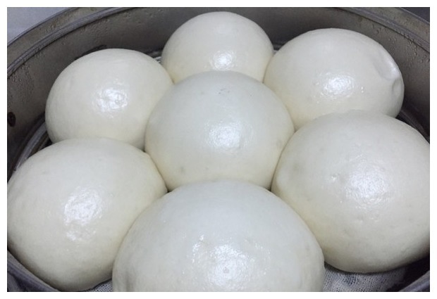 蒸馒头别再直接放牛奶，多加一步，蓬松香甜堪比蛋糕！完整不粘锅