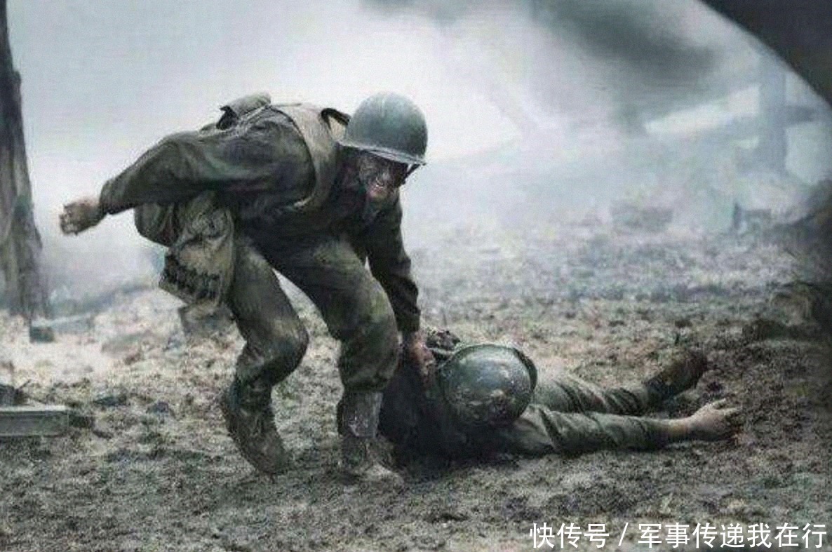战士|战场上，战士们为什么宁愿被俘也不敢躺下装死，其实原因很简单