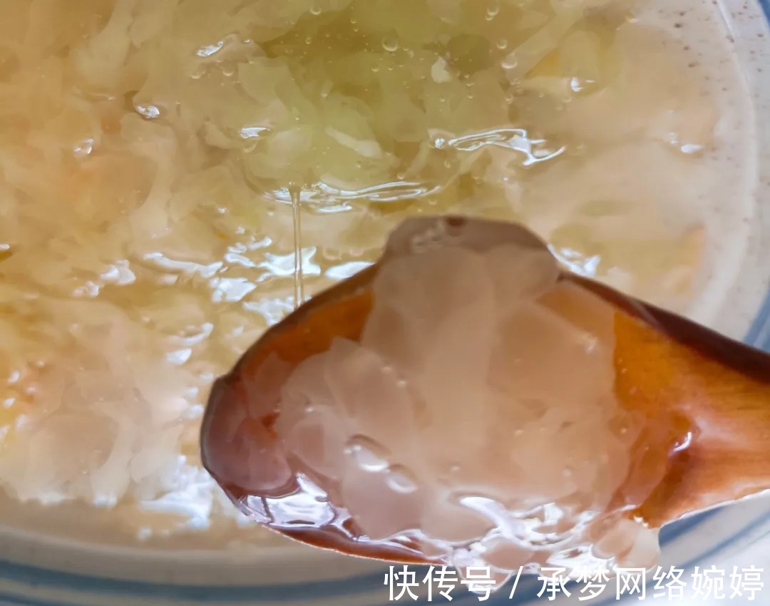 银耳|上海一女子，坚持每天吃银耳养颜，连吃几天后，皮肤怎么样了？