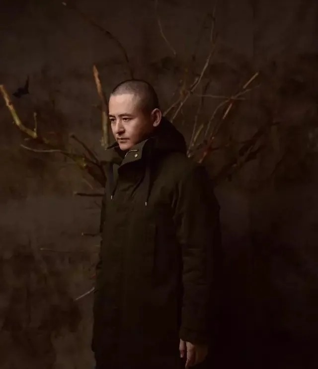 自由引导人民#他笔下画的刘德华不忍直视,丑成非洲土著,还卖1.4亿?有点厉害