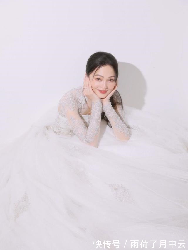 國慶晚會|張韶涵2021央視國慶晚會禮服