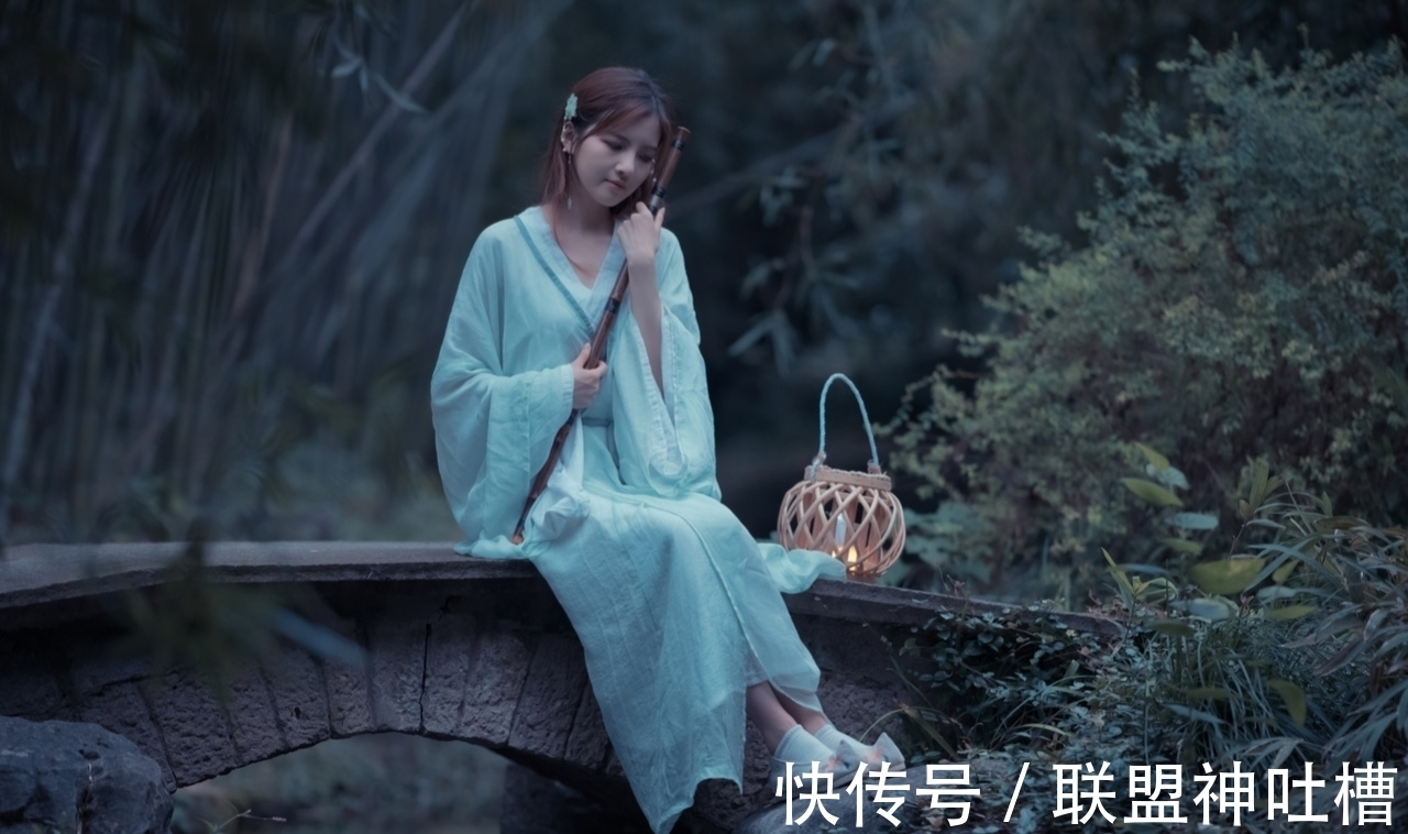 鸣龙$诗·十首丨万树桃花伤落泪,千江碧水倒悬峰