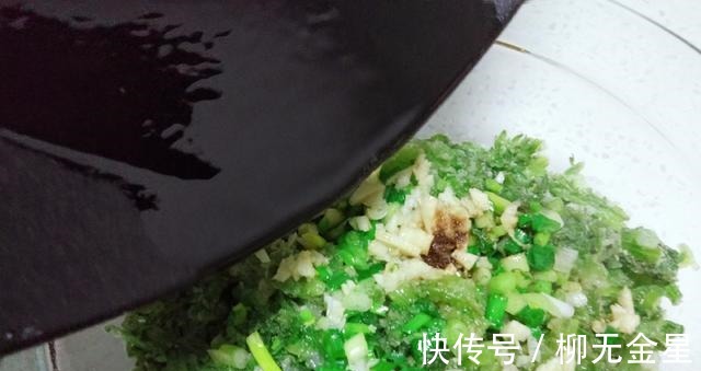 好吃|原来茼蒿还可以这样做，简单又好吃，网友直呼后悔没有早点看到！