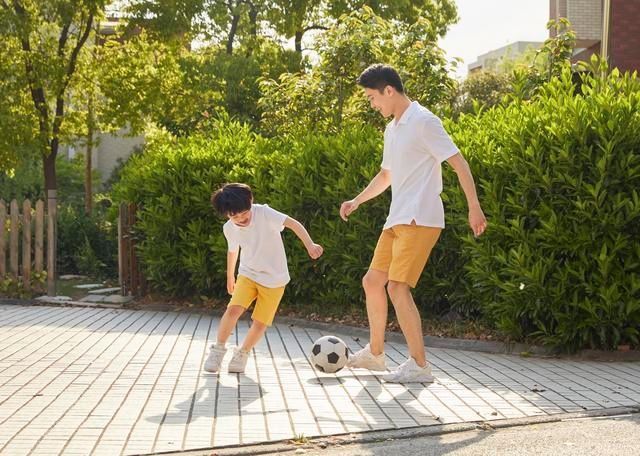 骆驼|为了长高,孩子连续喝奶三个月,身高只长一厘米脸上却“毁容”了