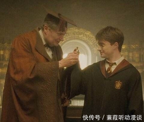 哈利波特与|趣说哈利波特:龙血比龙肝还贵,巫师们的物价真有这么任性吗?