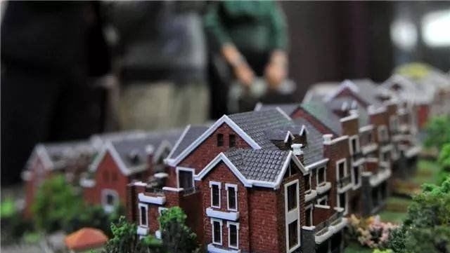 火车|买房时最好避坑这6个地方，图便宜也不行，免得日后麻烦